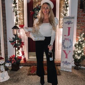 Puff sleeve pearl top